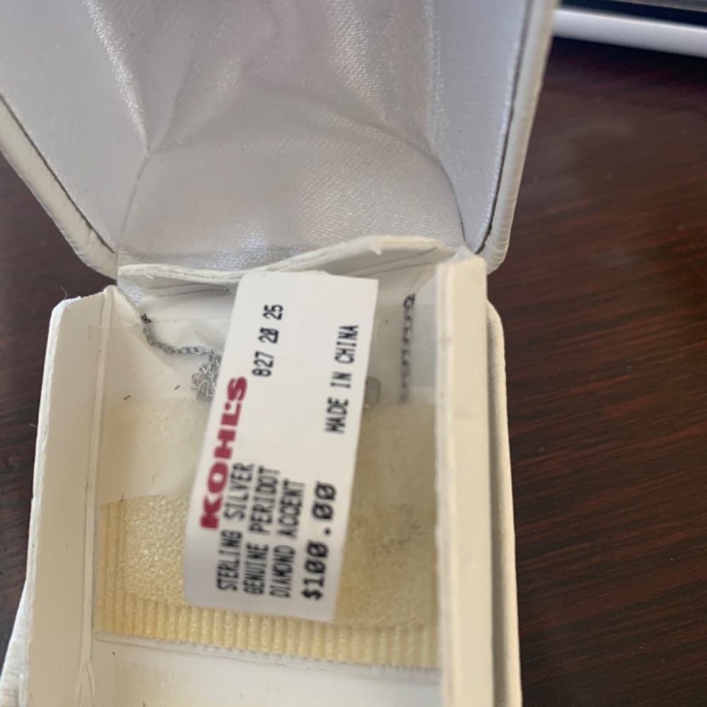 Neclace - Picture 2 of 2